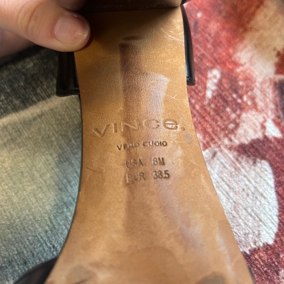 VINCE Prim Leather Pump with stacked heel - Picture 9 of 15